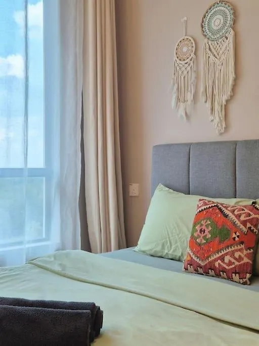 Serene And Peaceful 2 Bedrooms 3 Pax - 10 Min To Ciq Johor Bahru 0*,  Malaysia