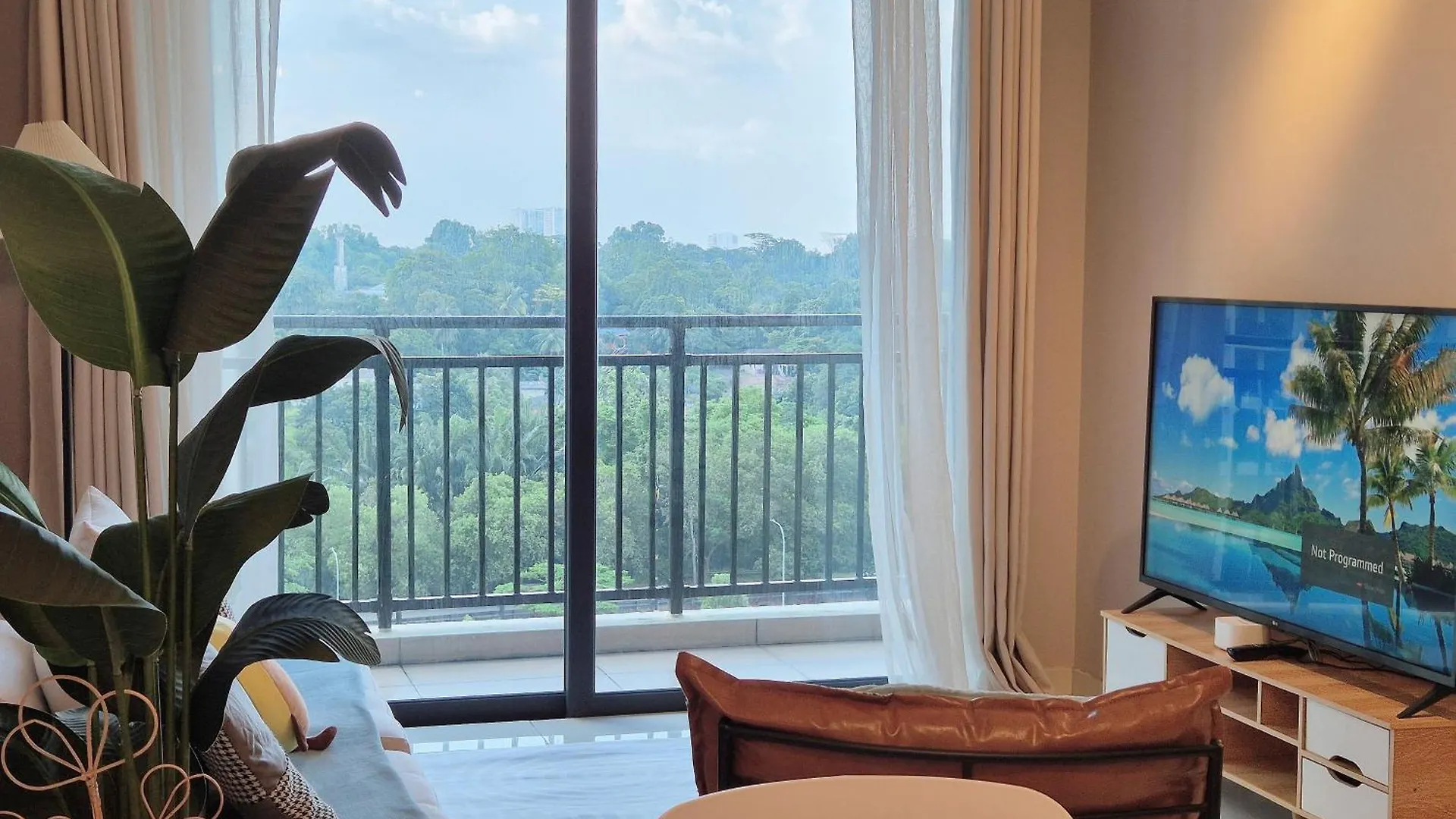Serene And Peaceful 2 Bedrooms 3 Pax - 10 Min To Ciq Johor Bahru Apartment